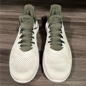 APL Techloom Tracer Sneakers in Green and White